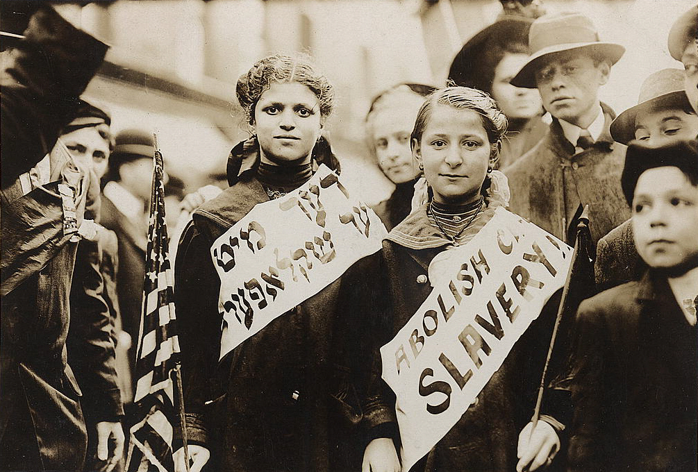 the history of women in the labor force He history of the us labor force is a story of dramatic change the rippling effects of the massive demographic changes that occurred within the us population. the history of women in the labor force He history of the us labor force is a story of dramatic change the rippling effects of the massive demographic changes that occurred within the us population.